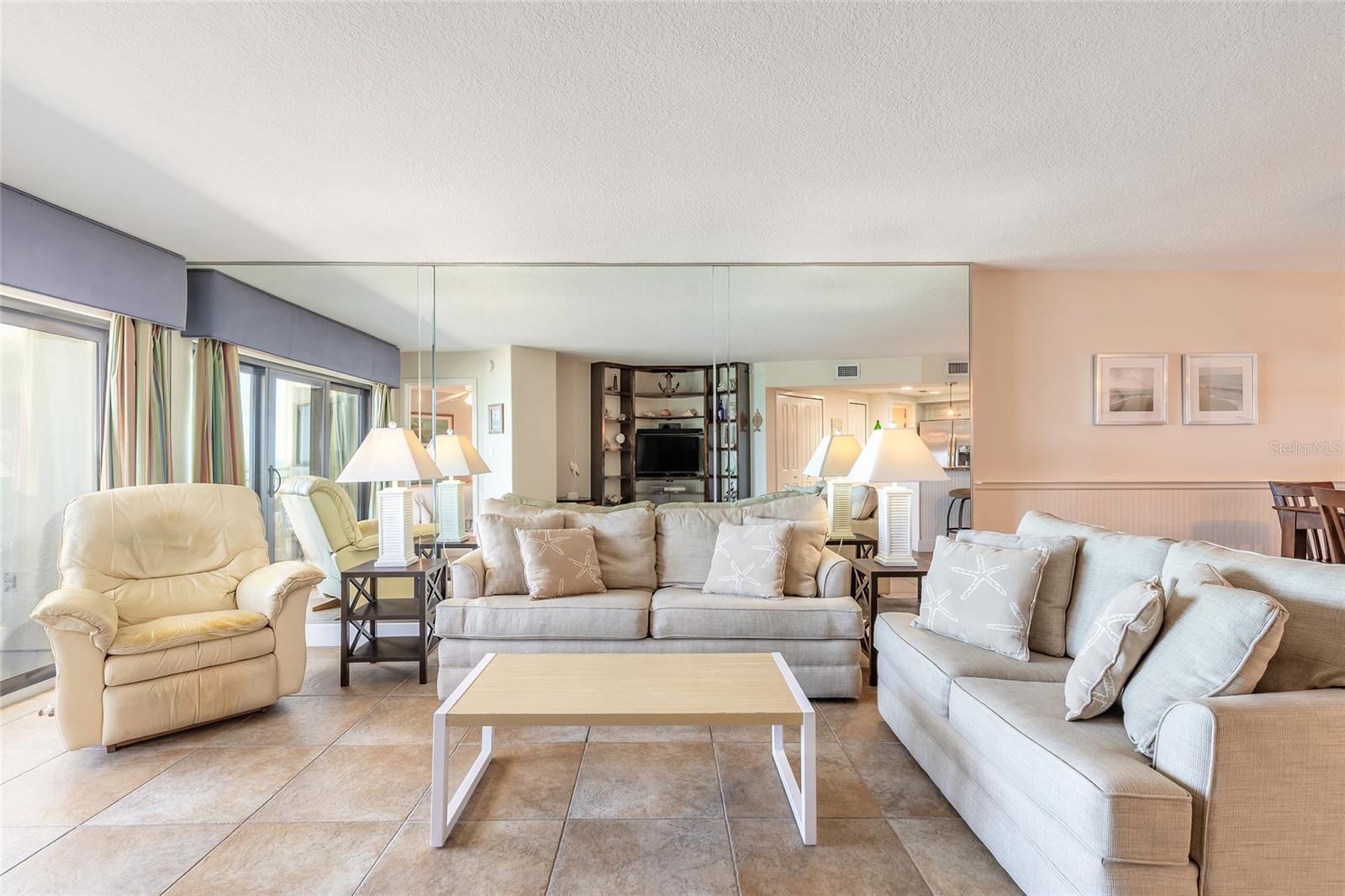 Image 9 of 37 For 5207 Atlantic Avenue 1123