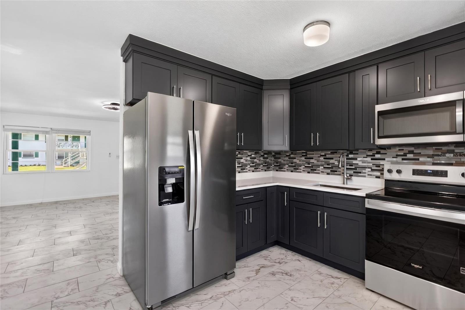 Image 10 of 39 For 1800 Palmetto Avenue 1010