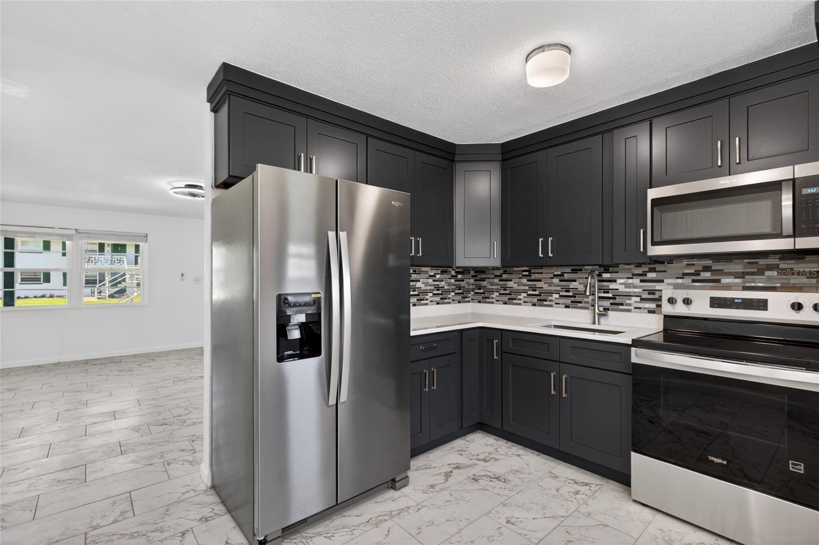 Image 14 of 39 For 1800 Palmetto Avenue 1010