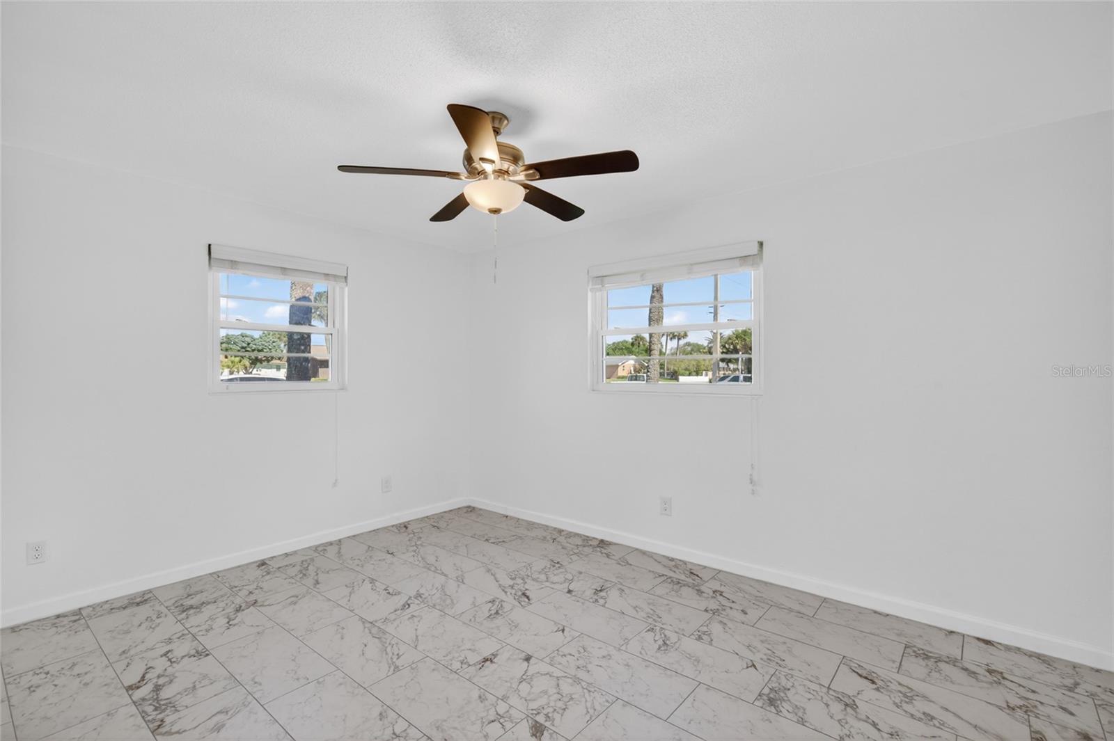 Image 15 of 39 For 1800 Palmetto Avenue 1010