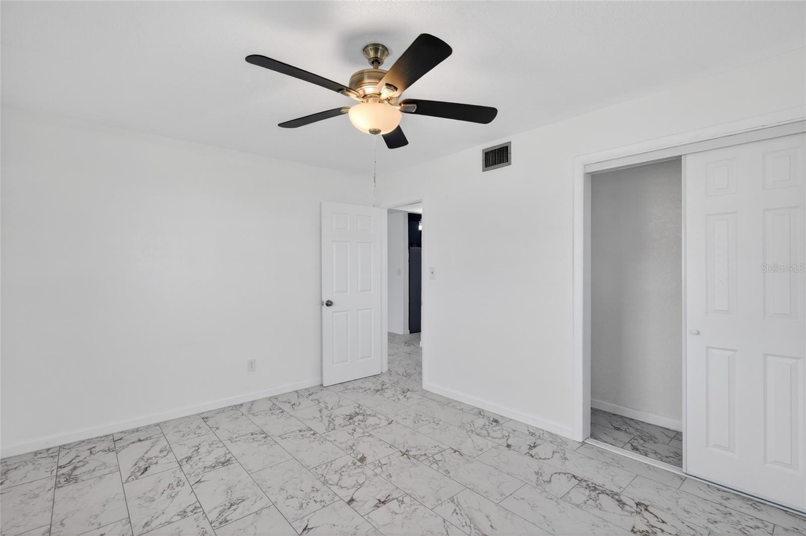 Image 17 of 39 For 1800 Palmetto Avenue 1010