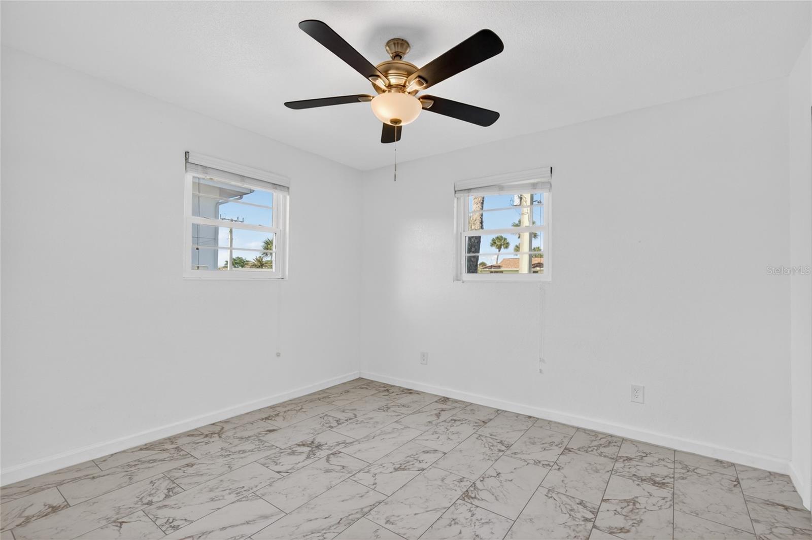 Image 21 of 39 For 1800 Palmetto Avenue 1010