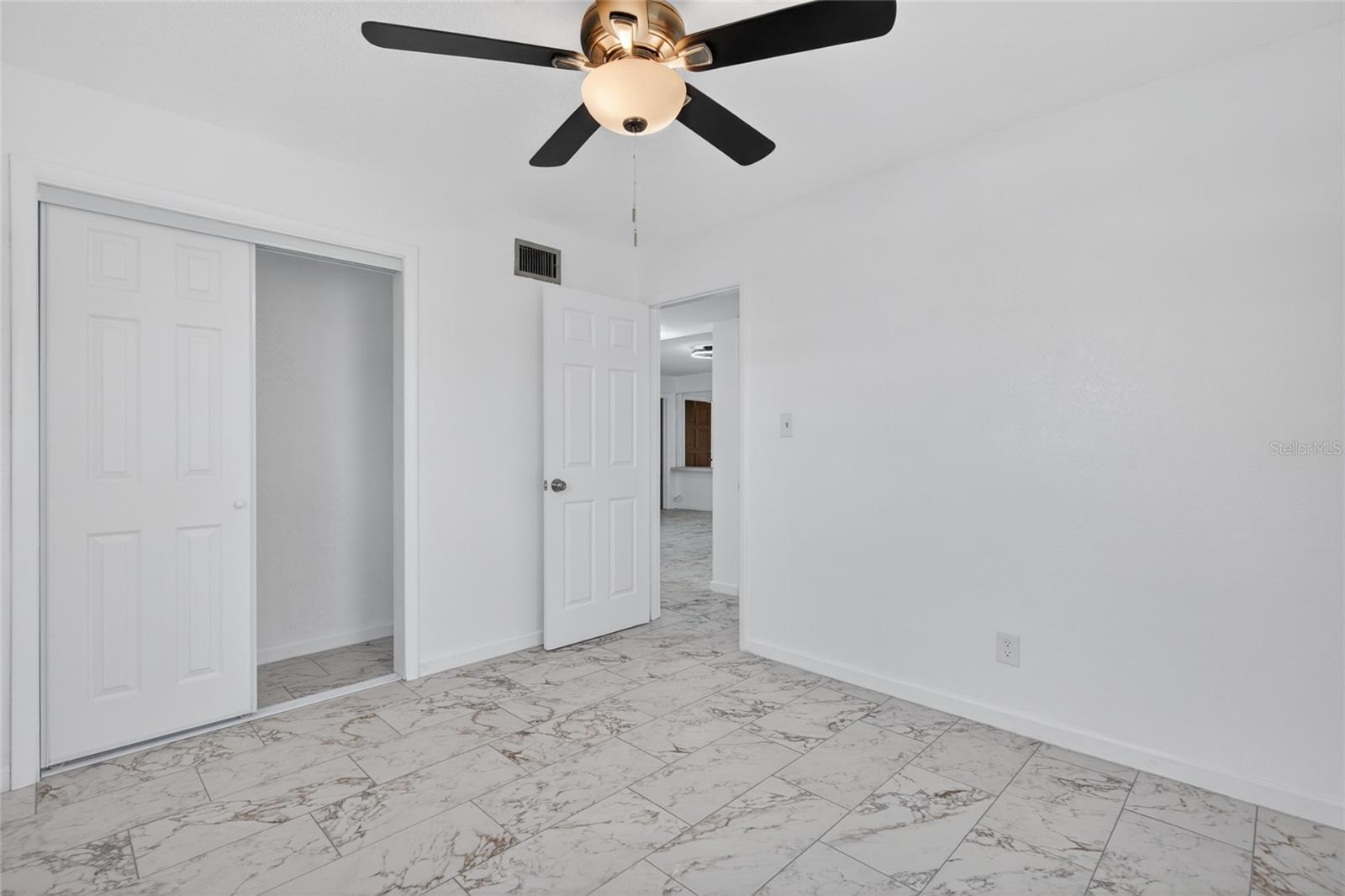 Image 22 of 39 For 1800 Palmetto Avenue 1010