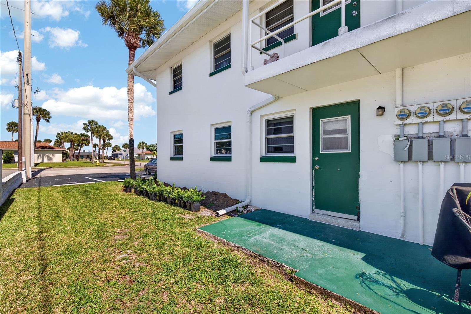 Image 26 of 39 For 1800 Palmetto Avenue 1010