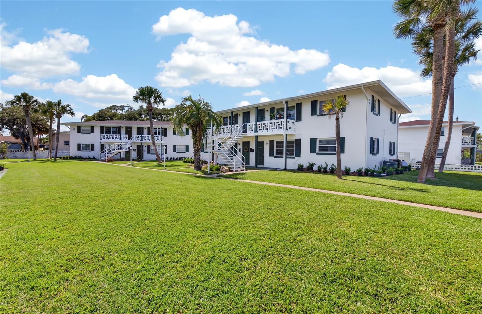 Image 28 of 39 For 1800 Palmetto Avenue 1010