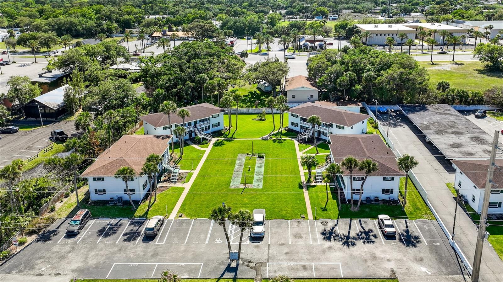 Image 29 of 39 For 1800 Palmetto Avenue 1010