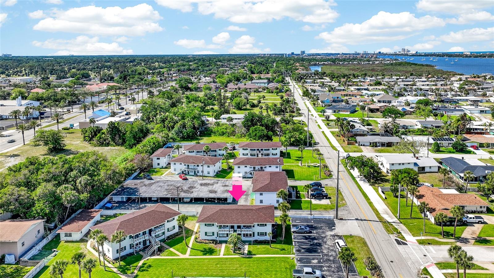 Image 32 of 39 For 1800 Palmetto Avenue 1010