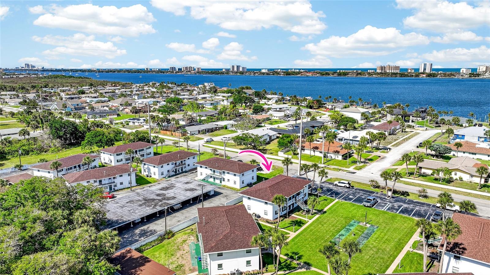 Image 34 of 39 For 1800 Palmetto Avenue 1010