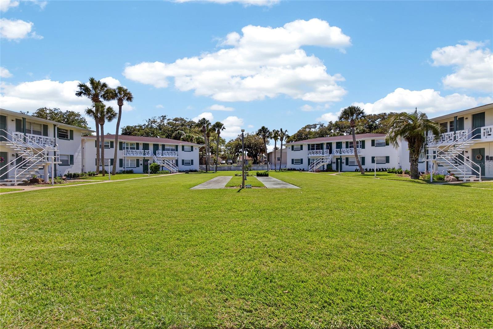 Image 36 of 39 For 1800 Palmetto Avenue 1010