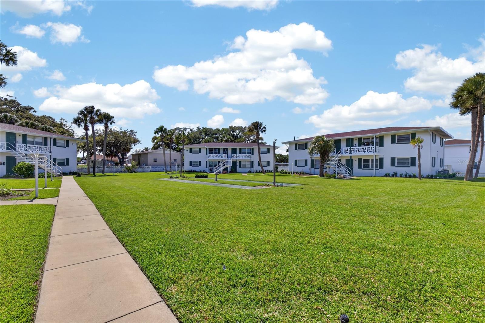 Image 37 of 39 For 1800 Palmetto Avenue 1010