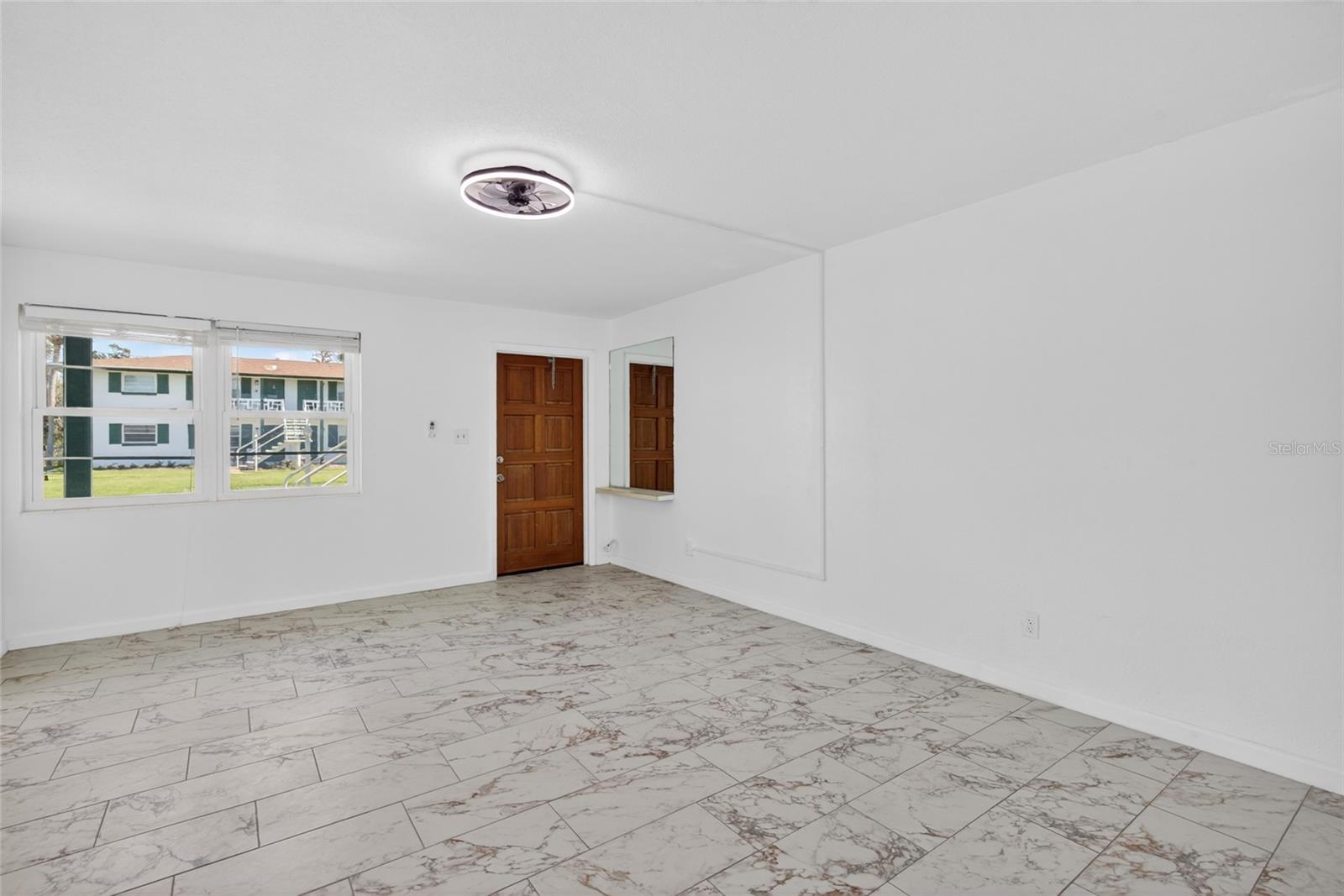 Image 4 of 39 For 1800 Palmetto Avenue 1010