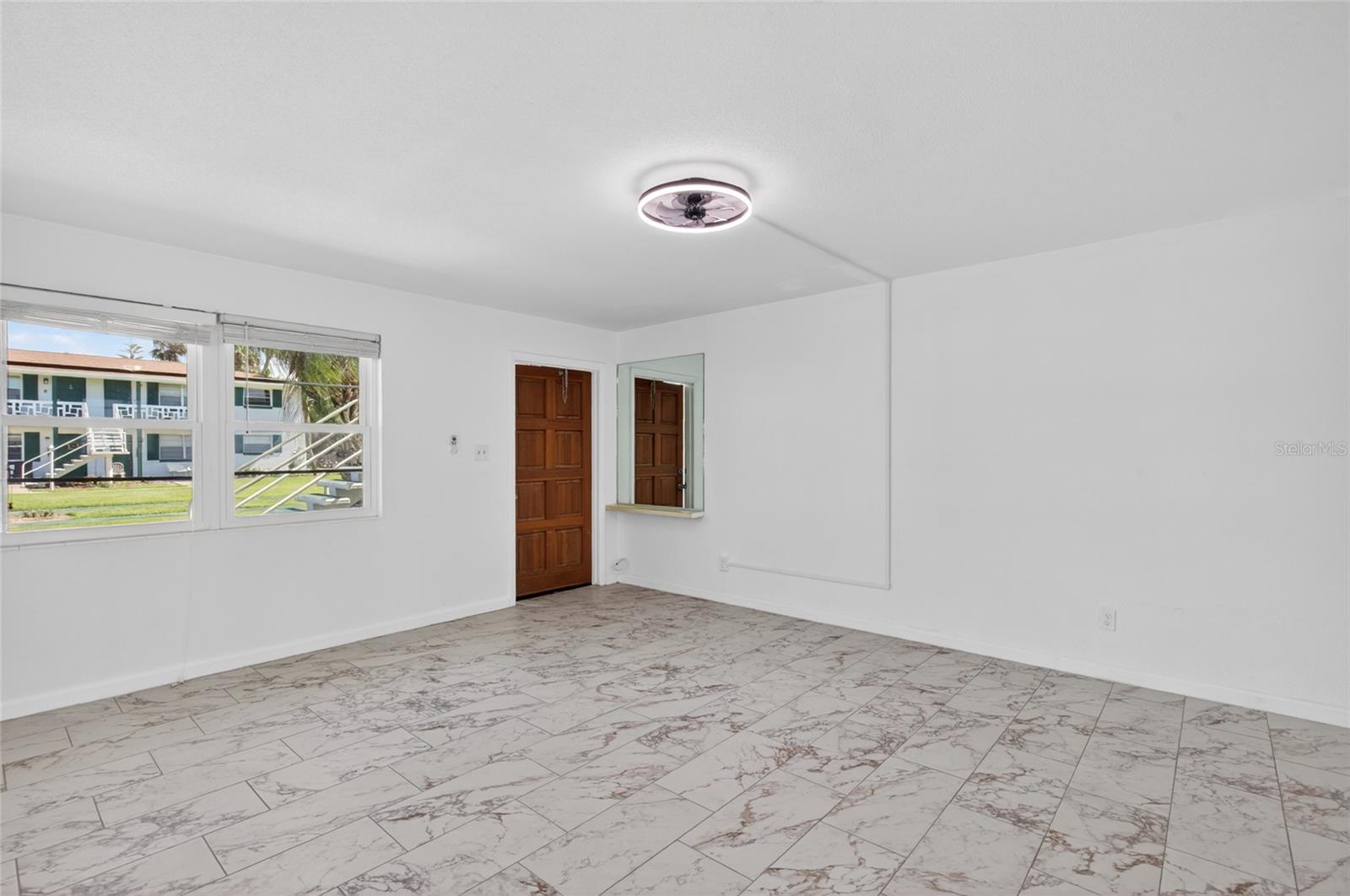 Image 5 of 39 For 1800 Palmetto Avenue 1010