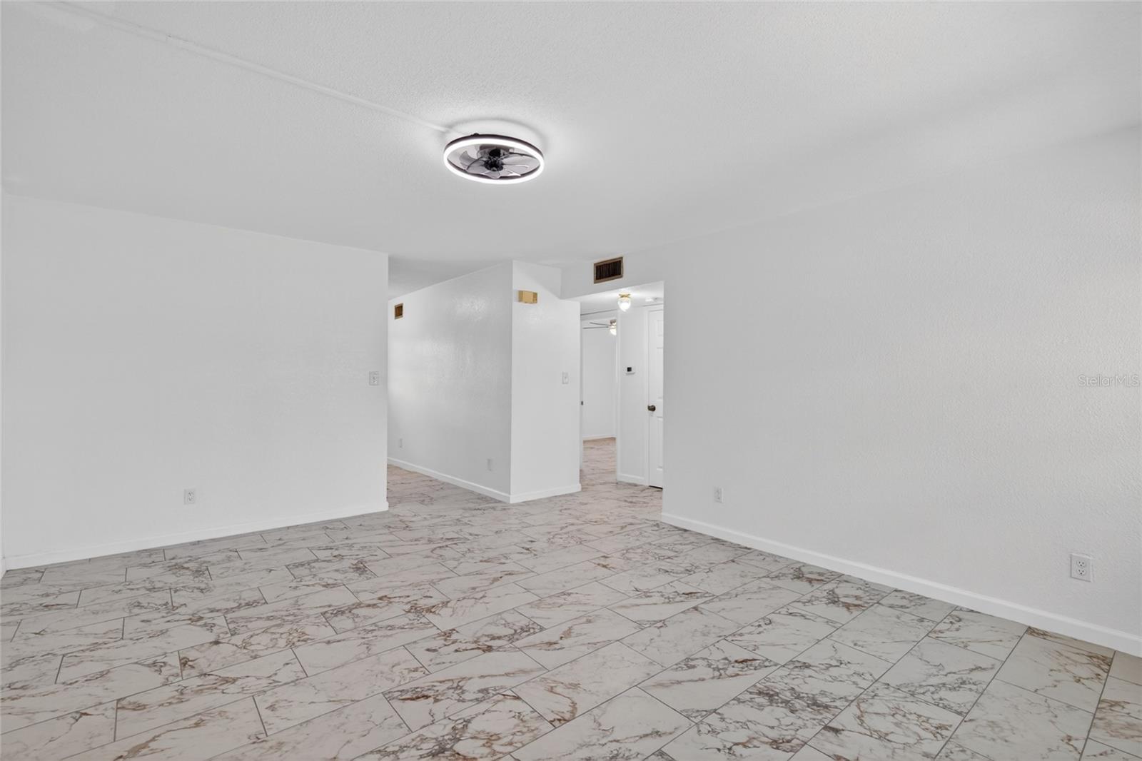 Image 8 of 39 For 1800 Palmetto Avenue 1010