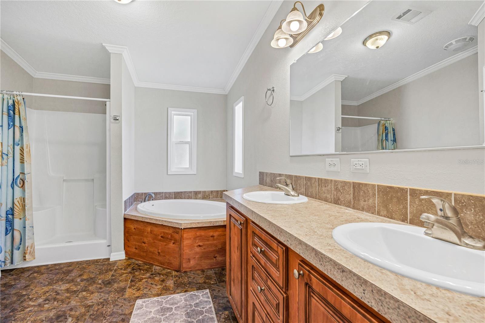 Image 17 of 39 For 106 Ash Street