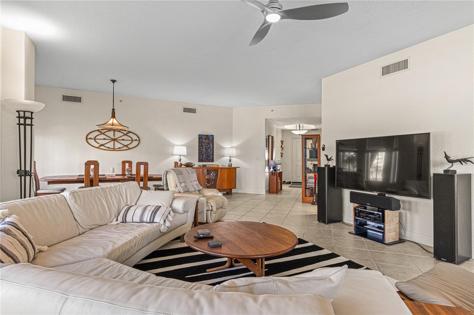 Image 13 of 52 For 263 Minorca Beach Way 206
