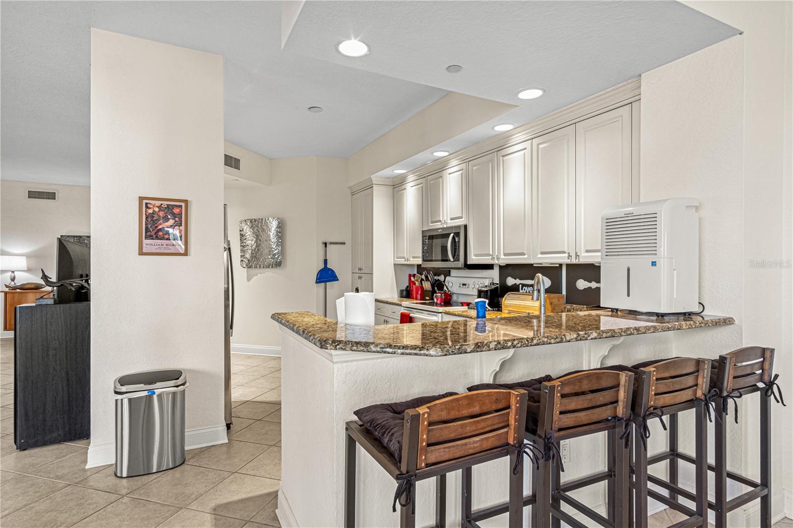 Image 17 of 52 For 263 Minorca Beach Way 206