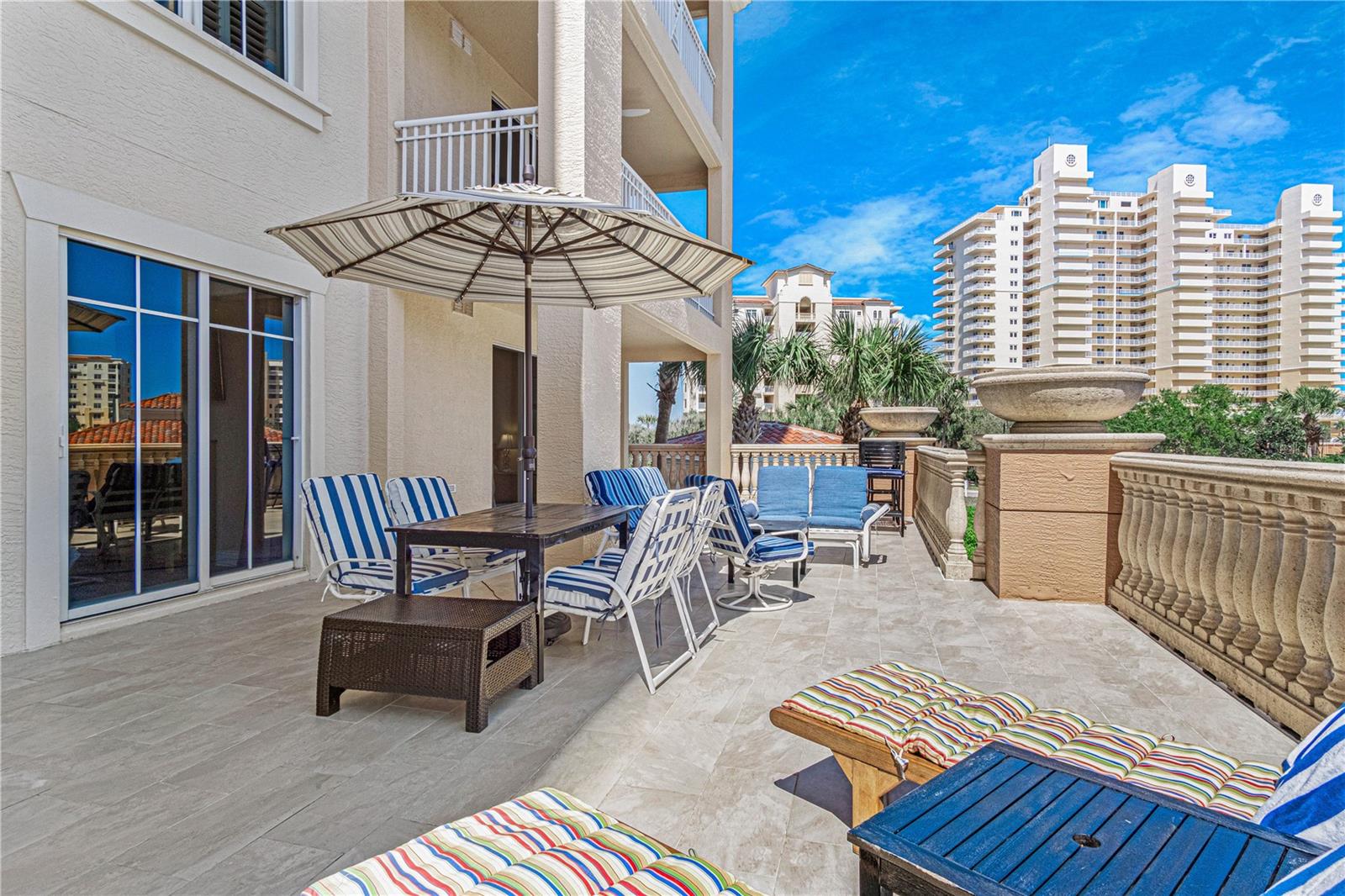 Image 31 of 52 For 263 Minorca Beach Way 206