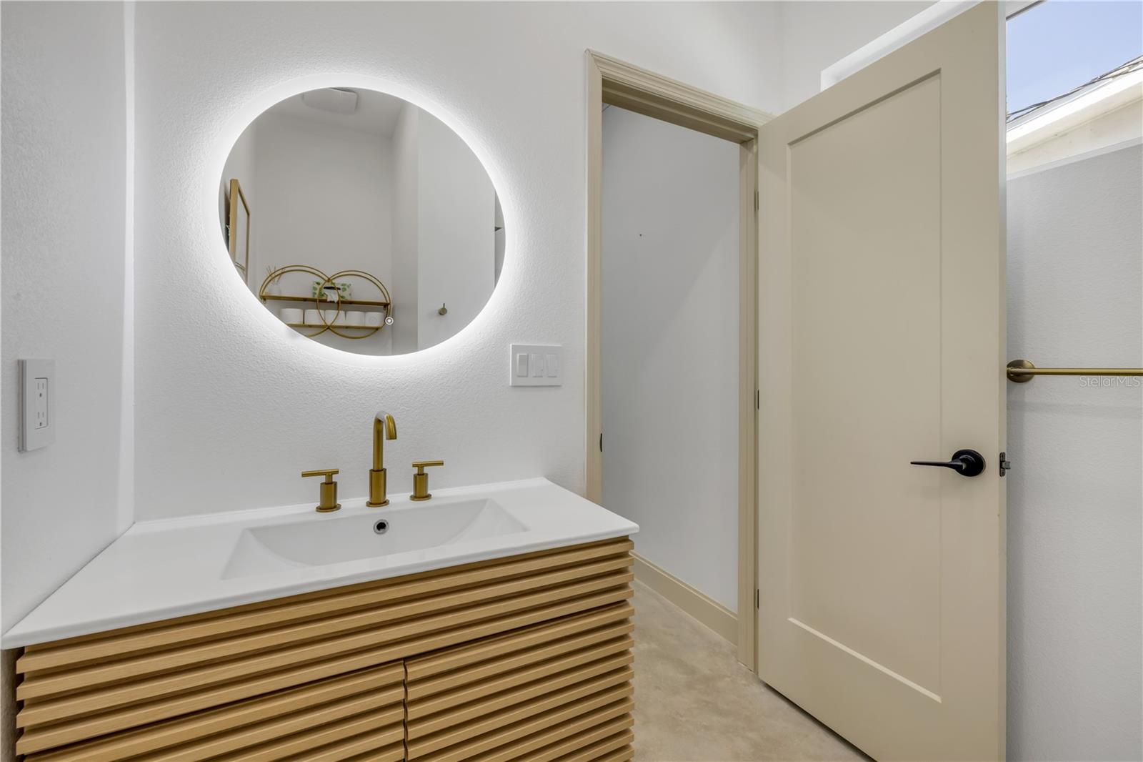 Image 19 of 97 For 3211 Saxon Drive