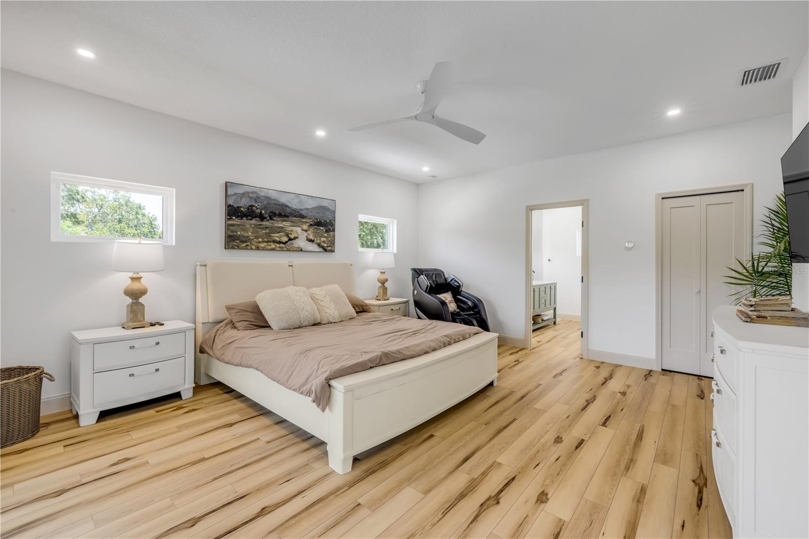 Image 41 of 97 For 3211 Saxon Drive