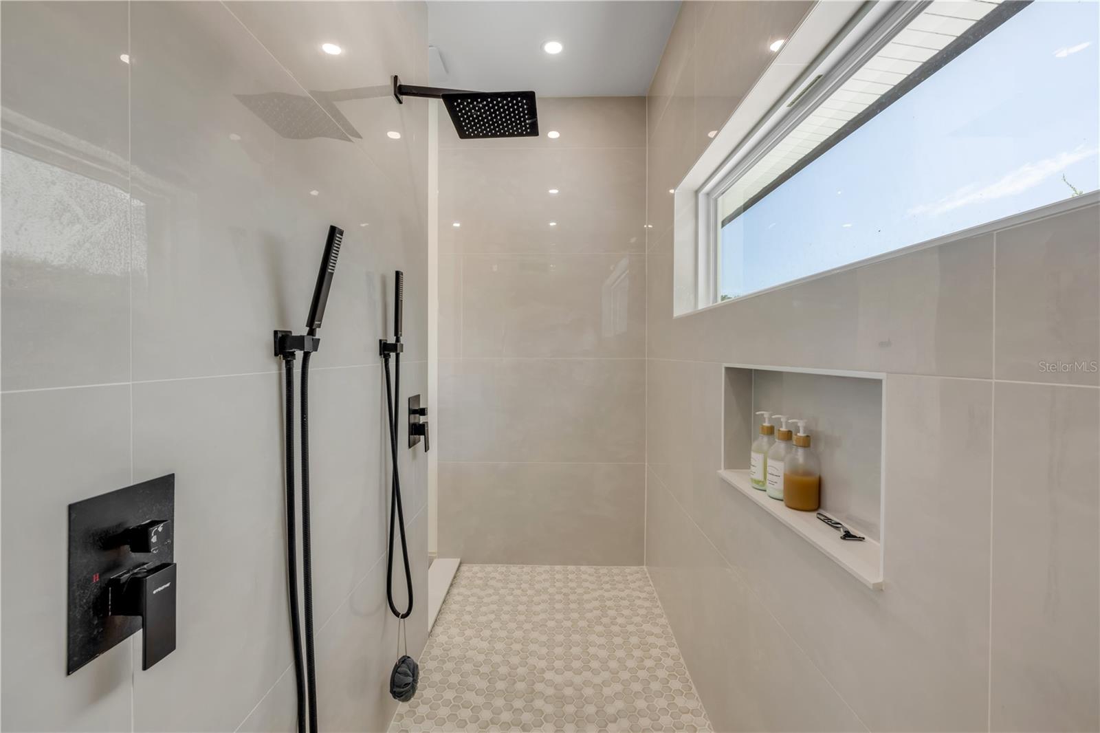 Image 50 of 97 For 3211 Saxon Drive