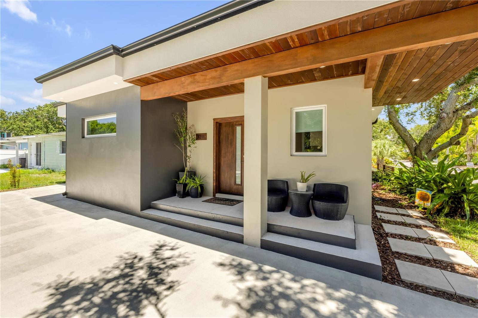 Image 6 of 97 For 3211 Saxon Drive