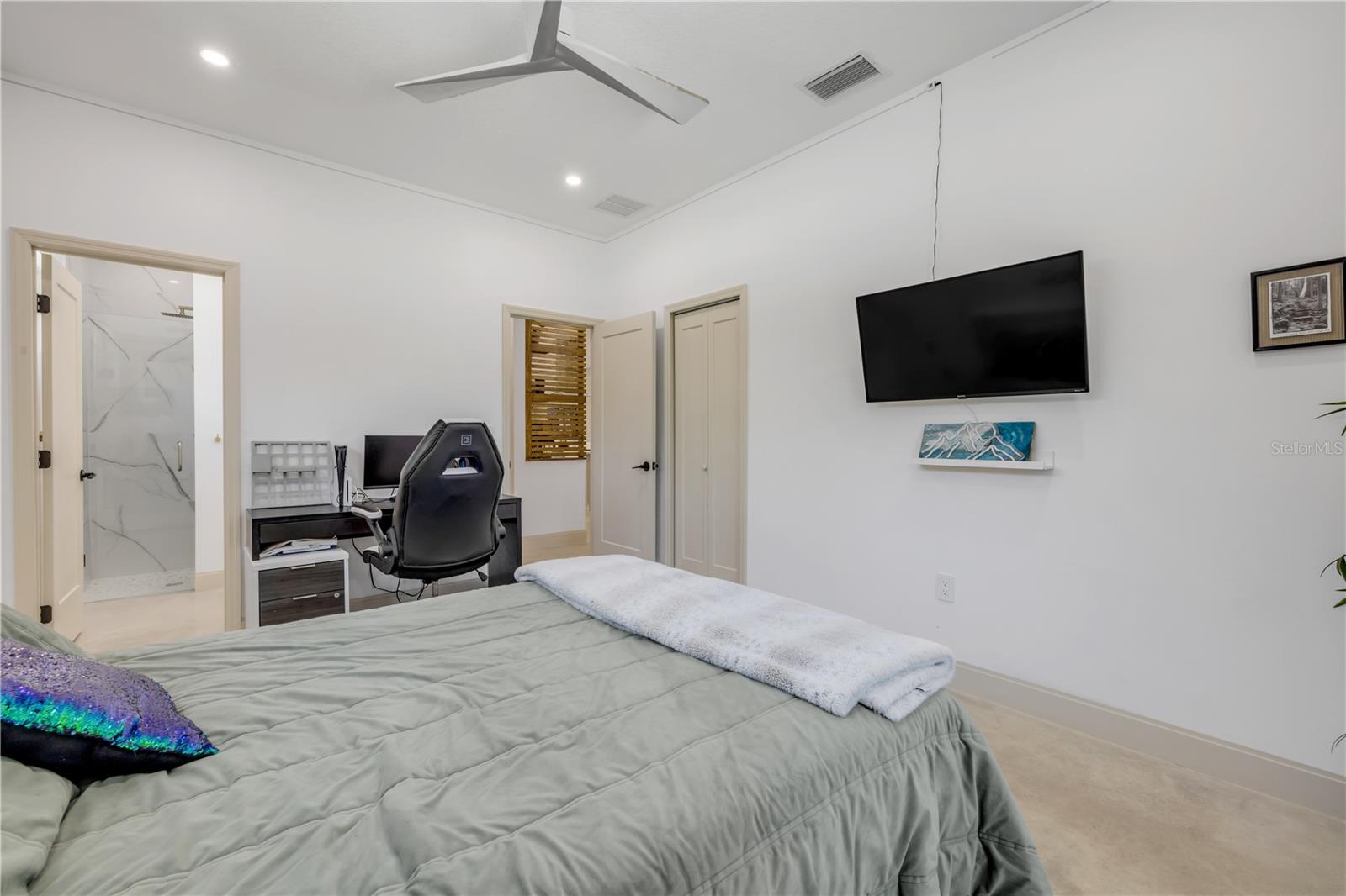 Image 9 of 97 For 3211 Saxon Drive