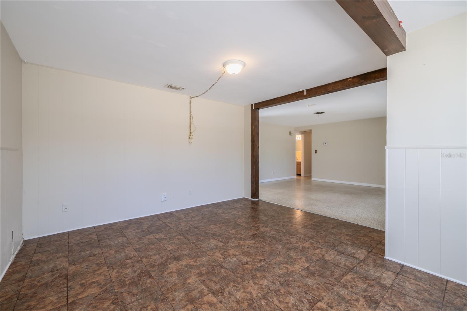 Image 10 of 25 For 718 Jane Avenue