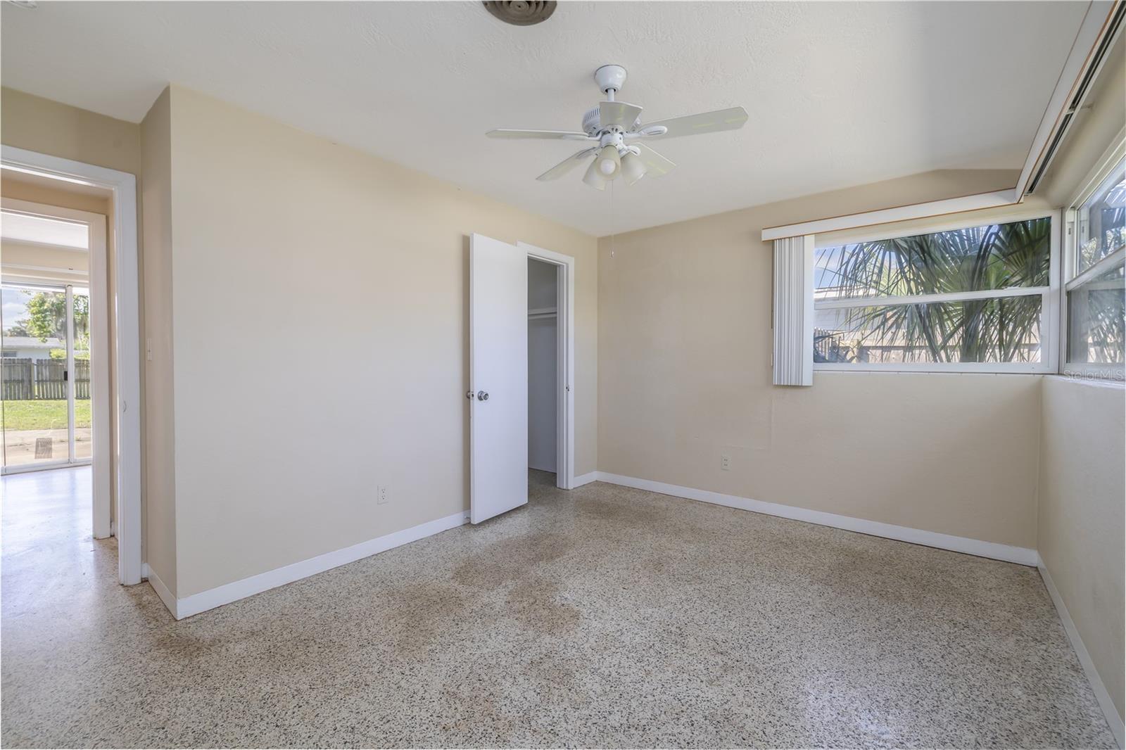 Image 19 of 25 For 718 Jane Avenue