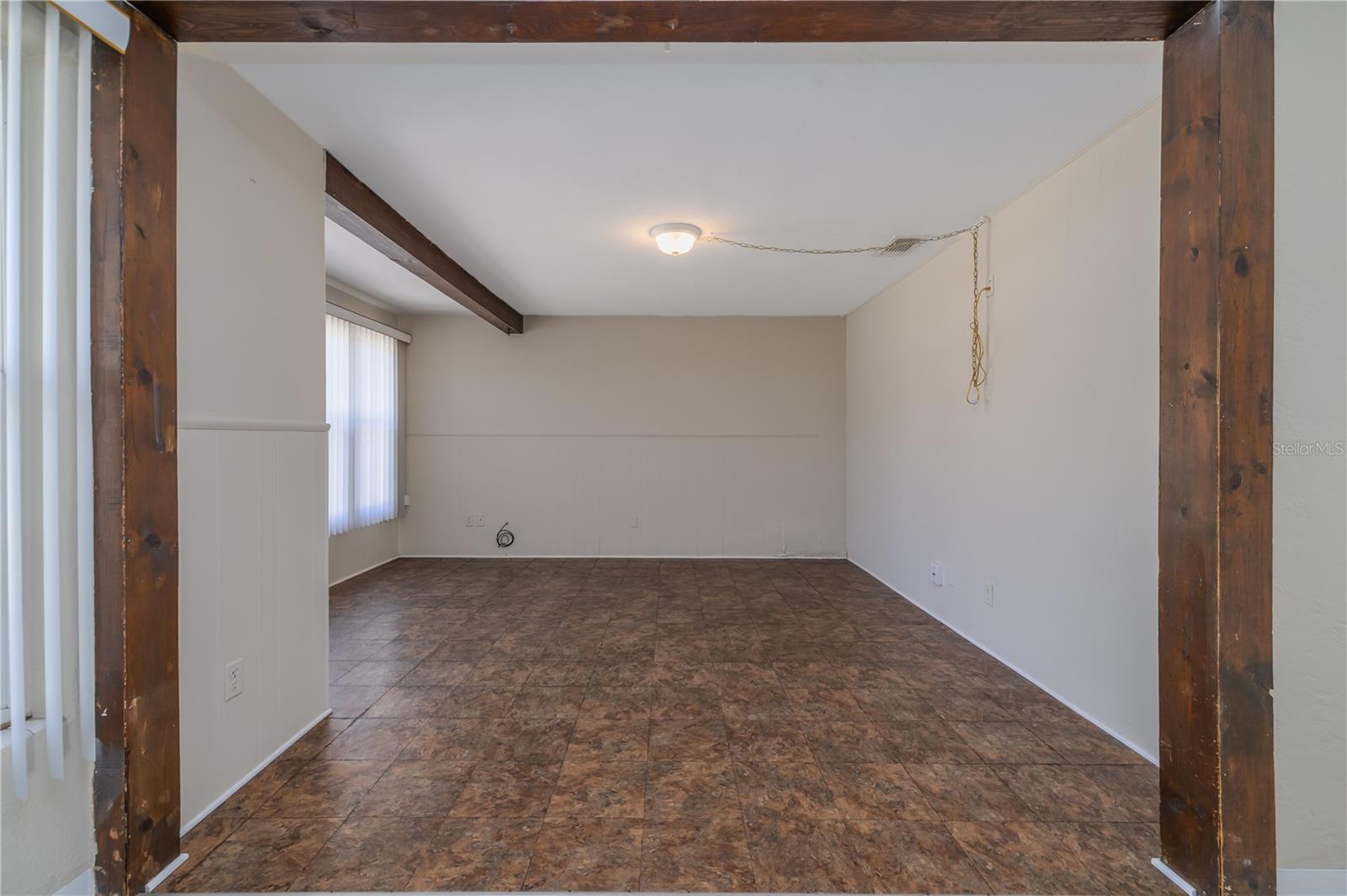 Image 8 of 25 For 718 Jane Avenue