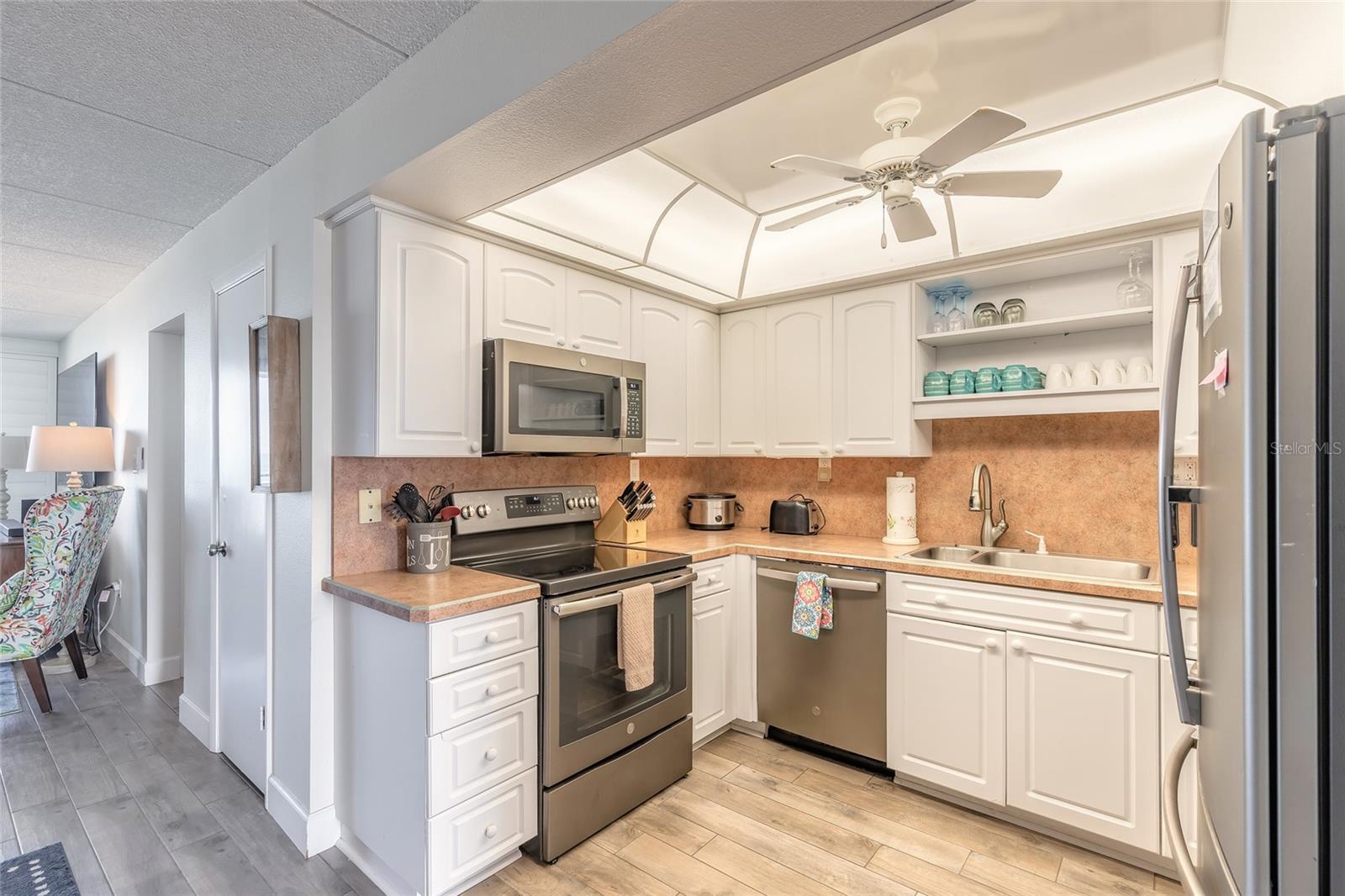 Image 27 of 44 For 2401 Atlantic Avenue A402