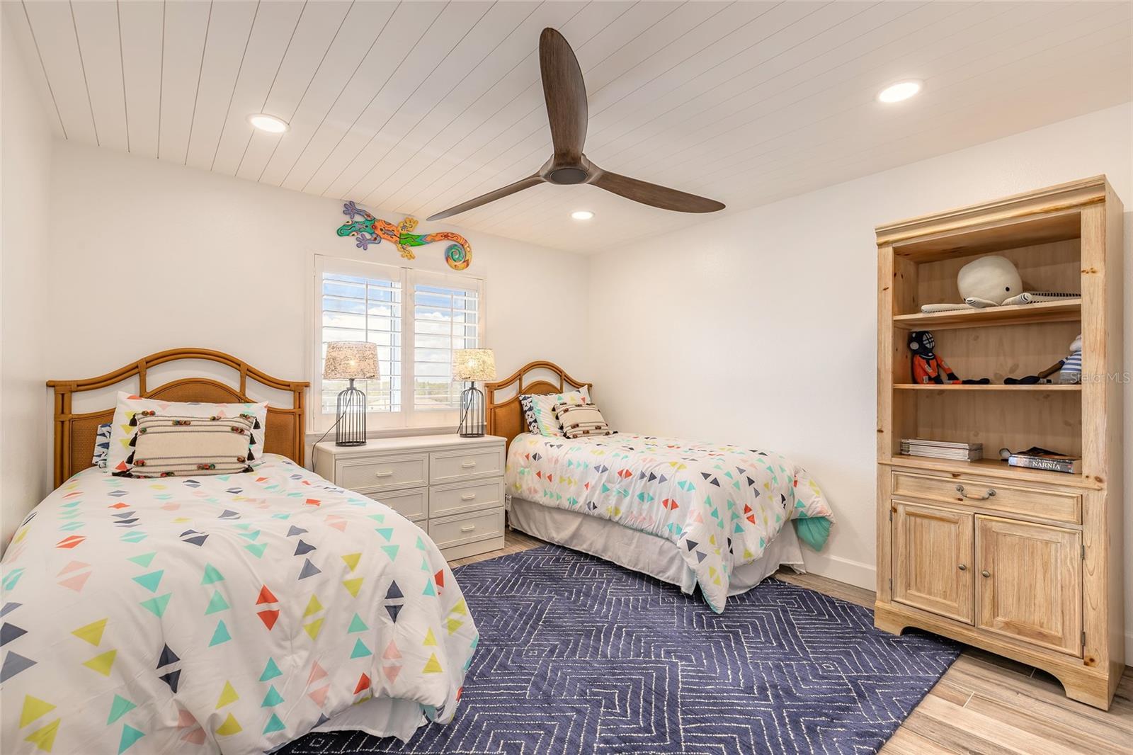 Image 9 of 44 For 2401 Atlantic Avenue A402