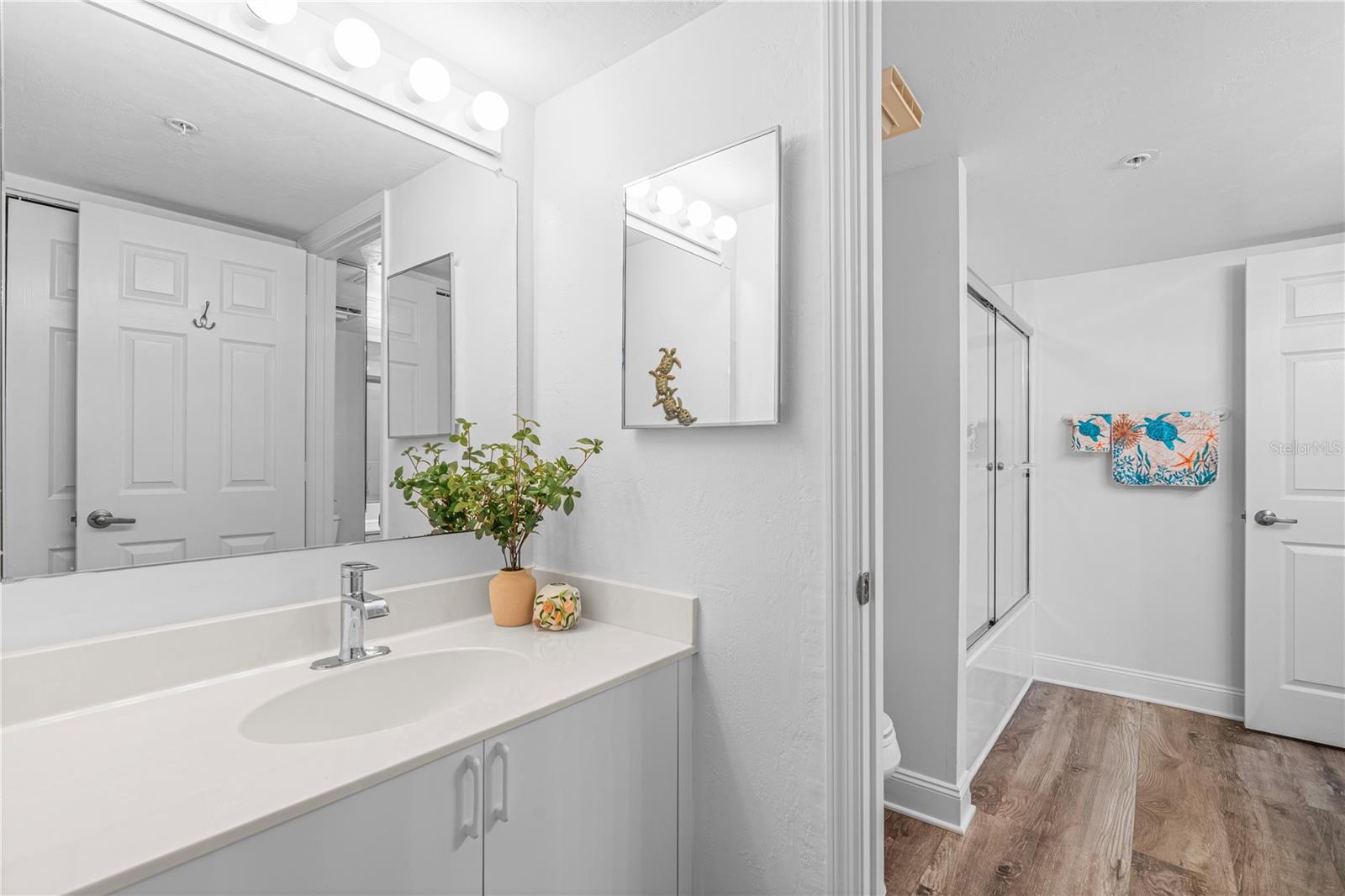 Image 26 of 59 For 2967 Atlantic Avenue 903