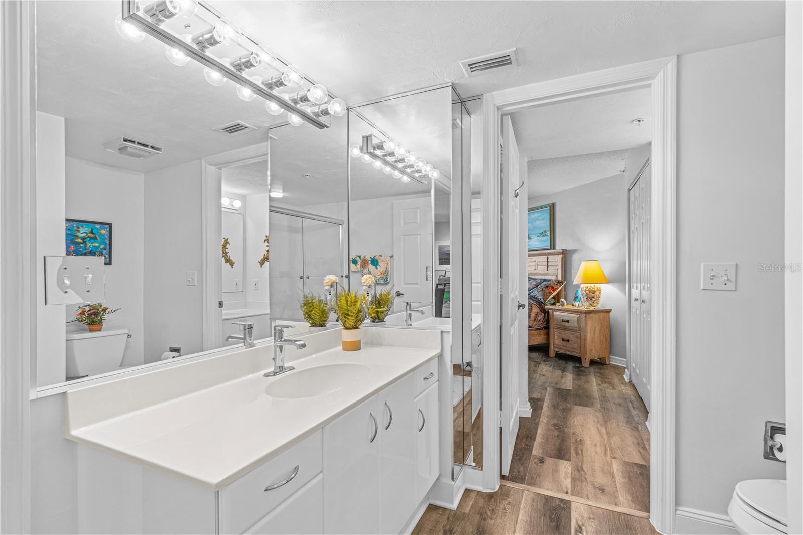 Image 28 of 59 For 2967 Atlantic Avenue 903