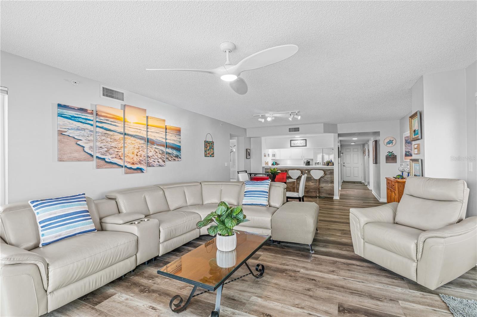 Image 7 of 59 For 2967 Atlantic Avenue 903