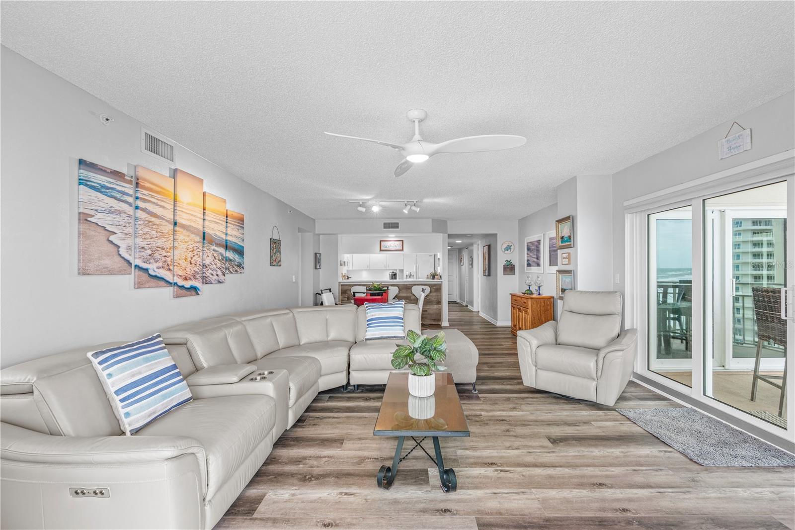 Image 8 of 59 For 2967 Atlantic Avenue 903