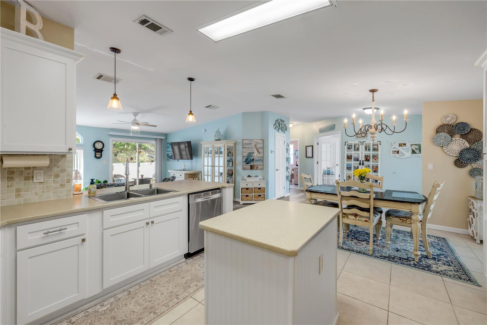 Image 9 of 48 For 317 Water Landing Drive