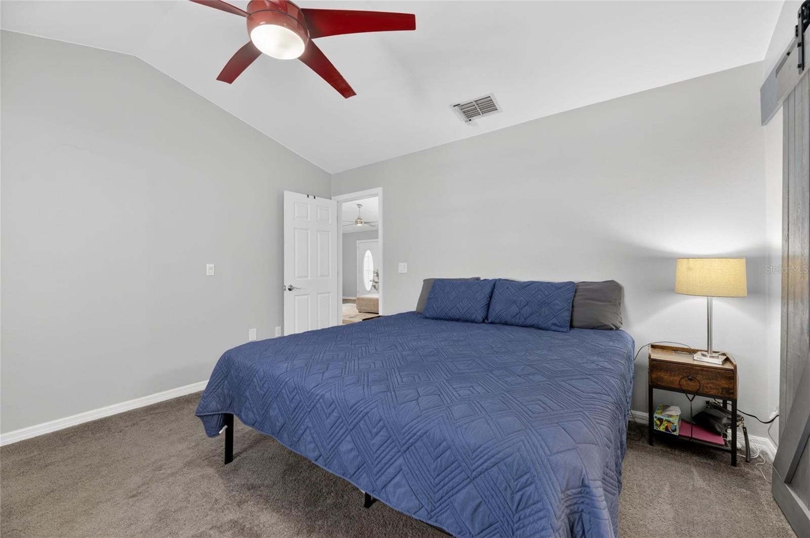 Image 23 of 81 For 926 Hillgrove Lane