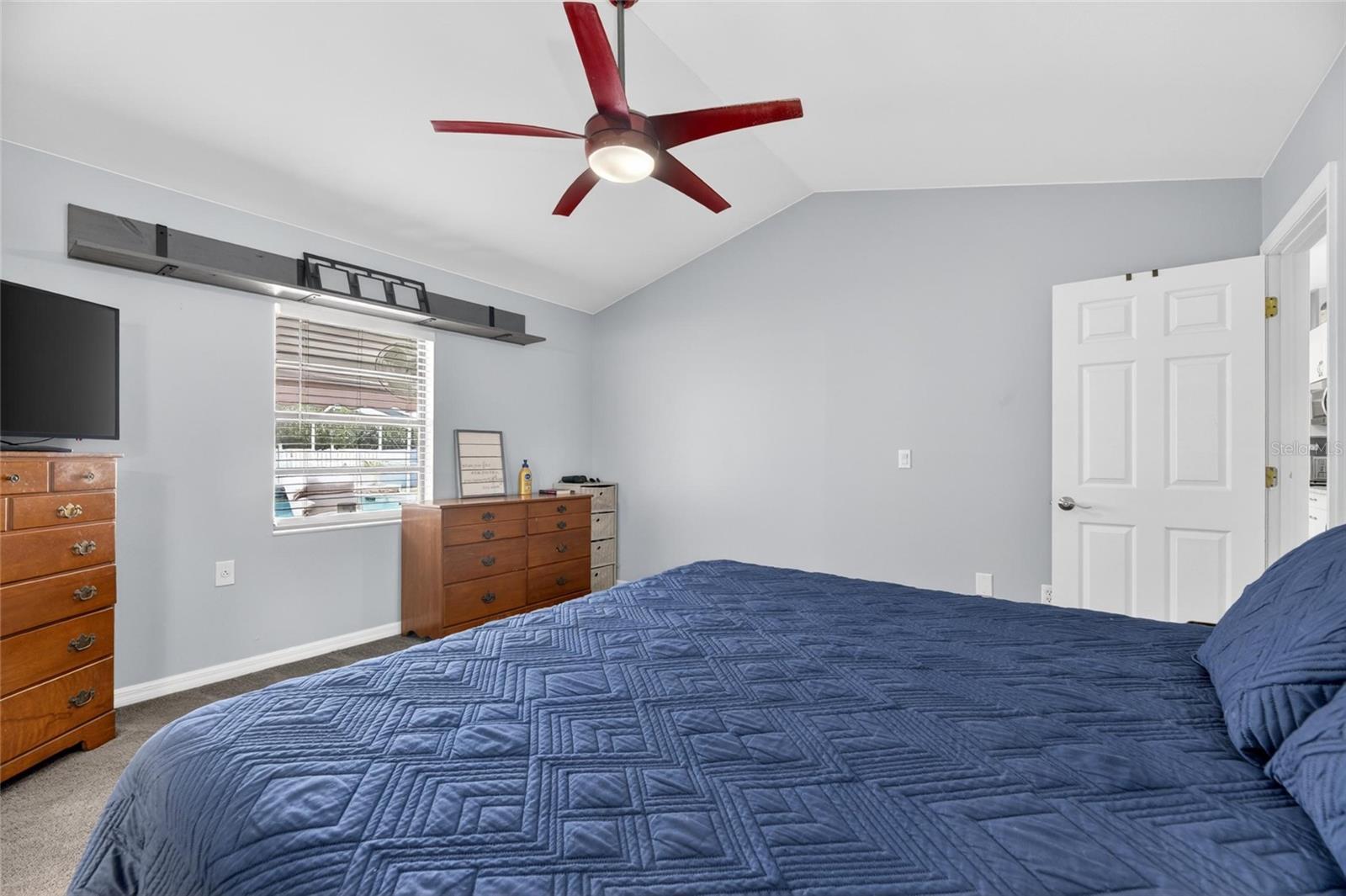 Image 24 of 81 For 926 Hillgrove Lane