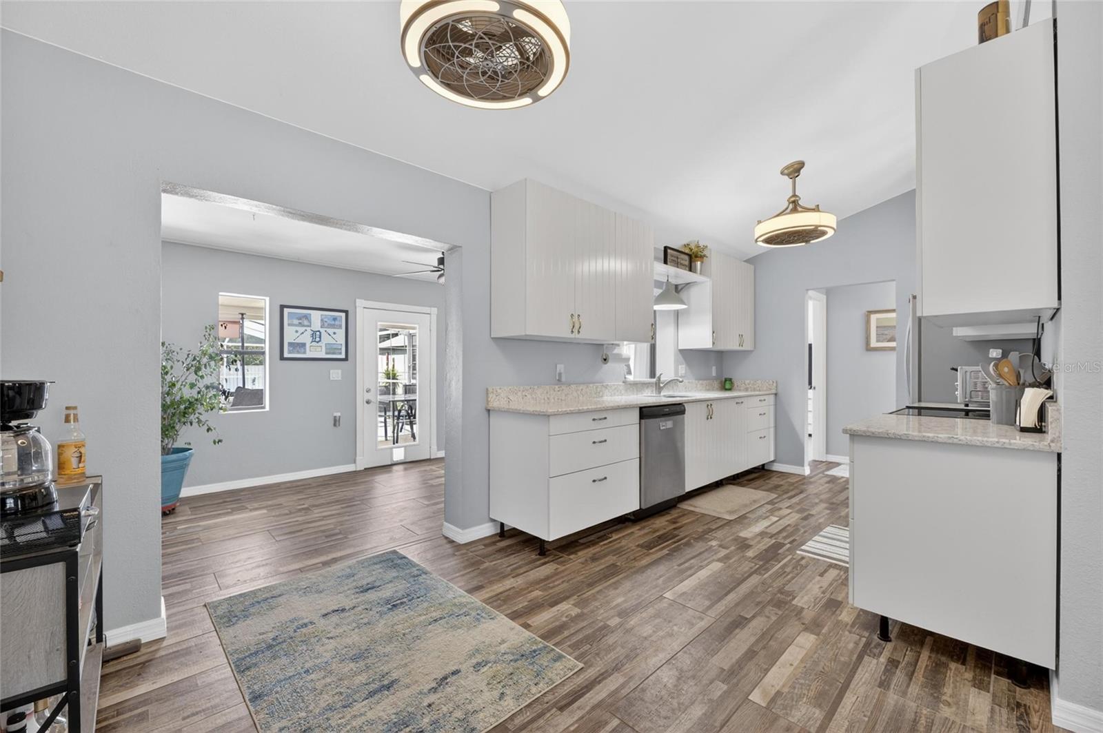 Image 30 of 81 For 926 Hillgrove Lane