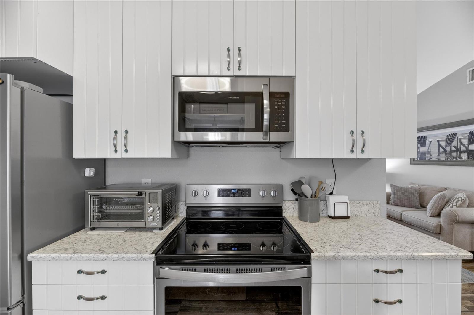 Image 37 of 81 For 926 Hillgrove Lane