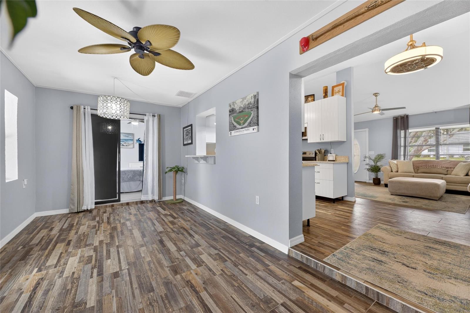 Image 40 of 81 For 926 Hillgrove Lane