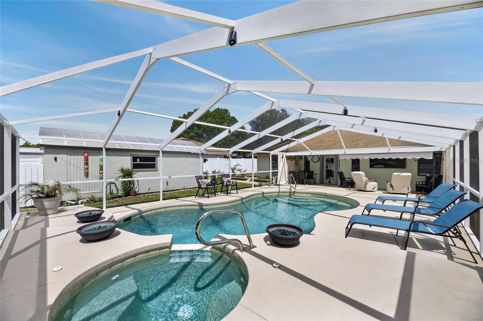 Image 47 of 81 For 926 Hillgrove Lane