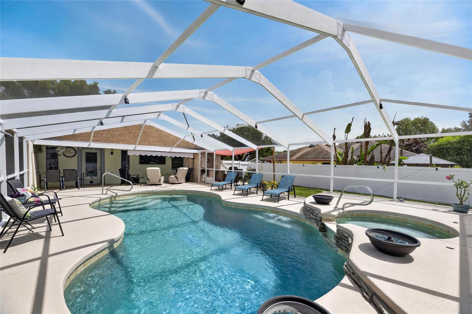 Image 48 of 81 For 926 Hillgrove Lane