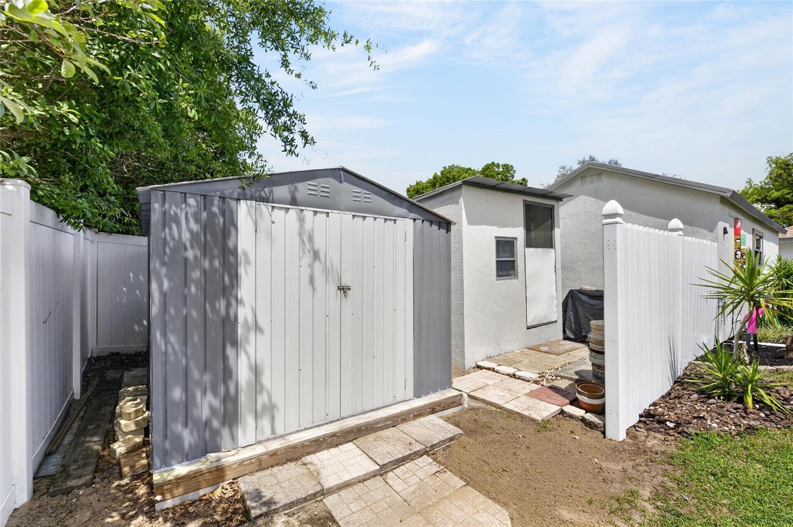 Image 53 of 81 For 926 Hillgrove Lane