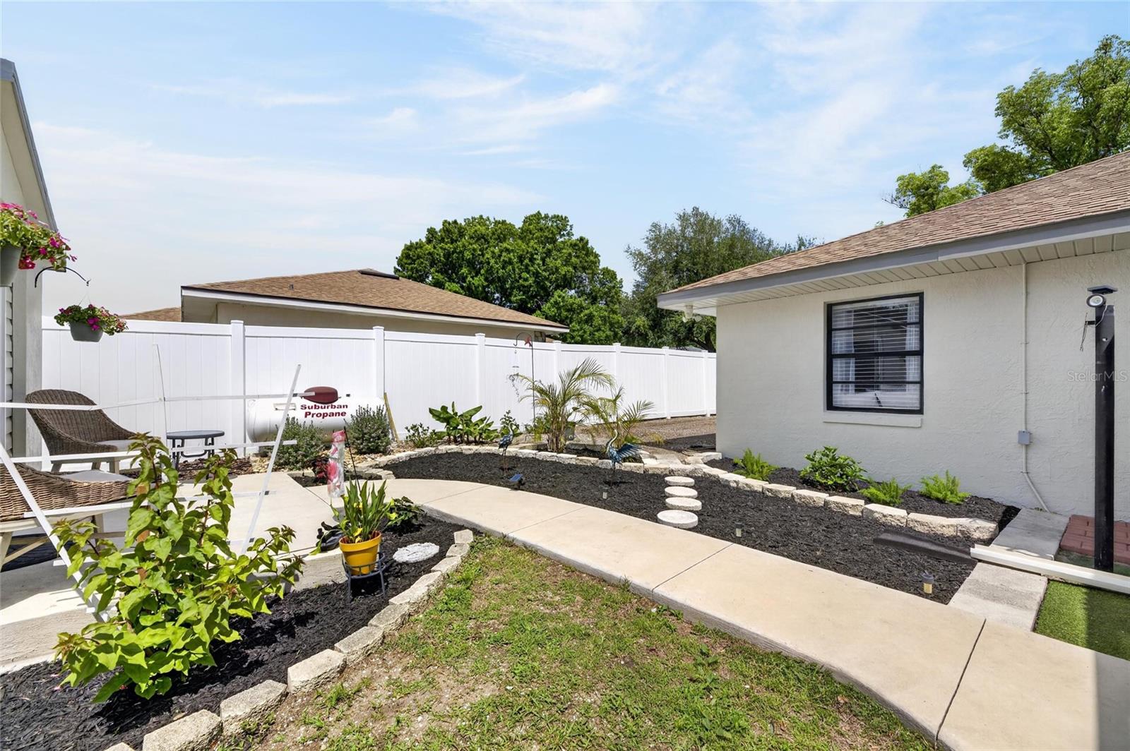 Image 54 of 81 For 926 Hillgrove Lane