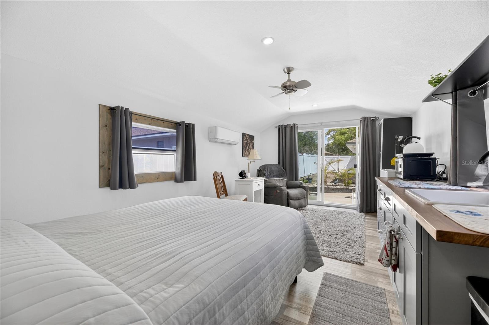 Image 64 of 81 For 926 Hillgrove Lane