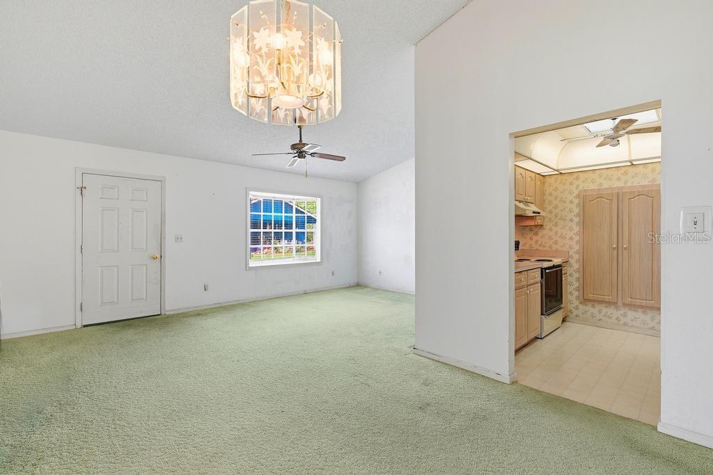 Image 3 of 11 For 33 Sandra Circle