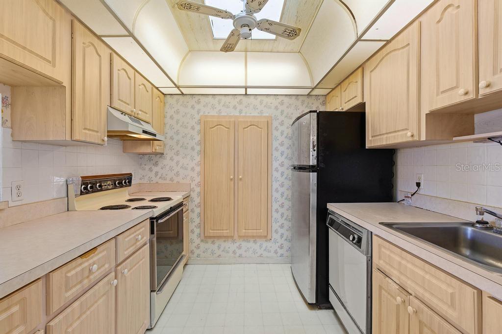 Image 4 of 11 For 33 Sandra Circle