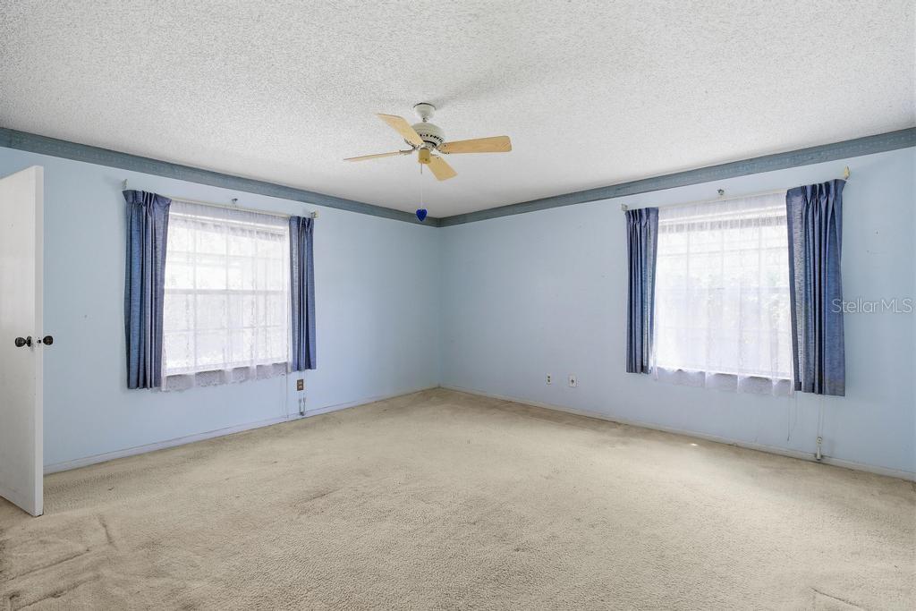 Image 7 of 11 For 33 Sandra Circle