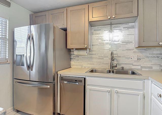 Listing photo id 0 for 4155 Atlantic Avenue 111